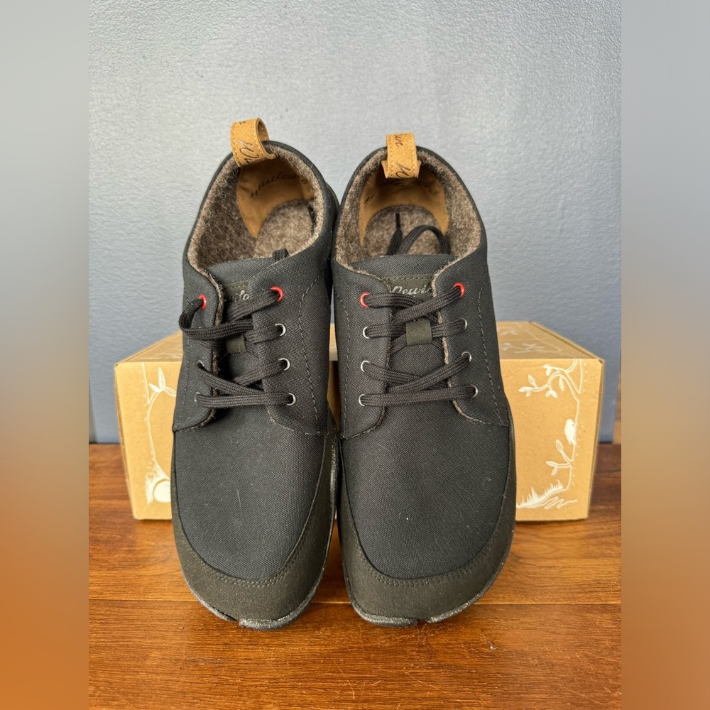 NWOT Wildling Blackbird Low Tops EU 43
